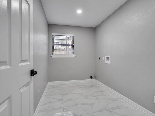 Building Photo - 1730 Pilgrim Journey Dr