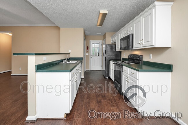 Building Photo - 5561 Heatherbrae Ln