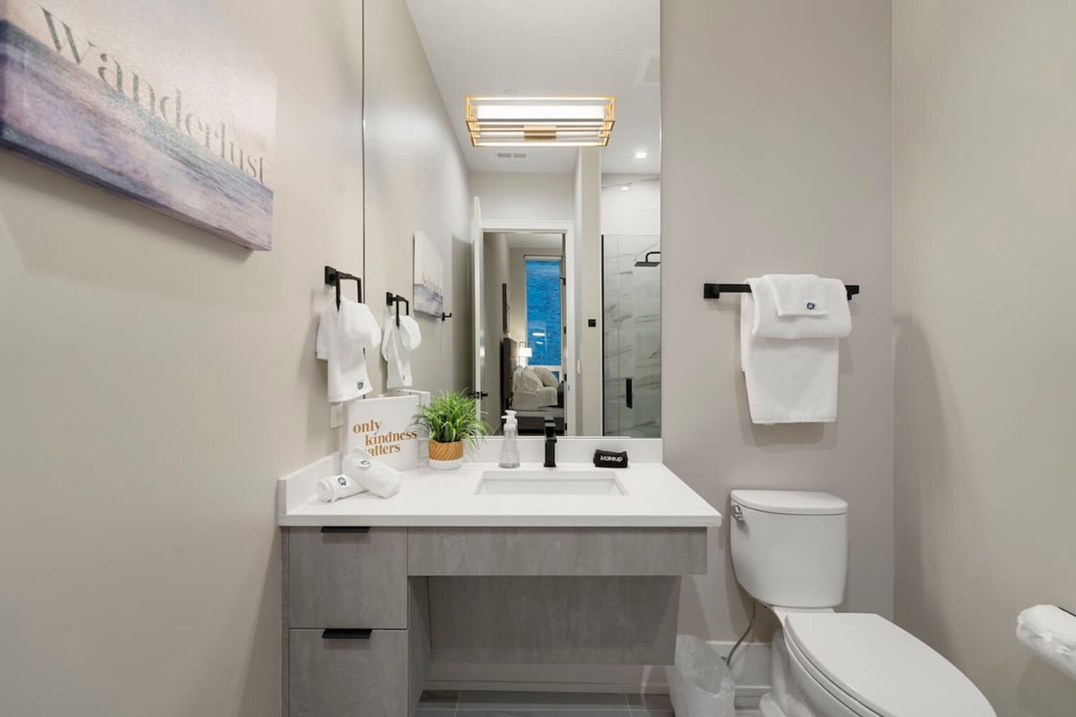 Building Photo - 318 W Grand Ave