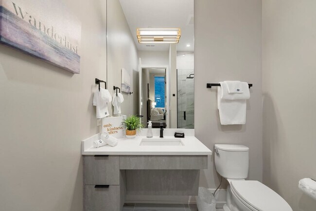 Building Photo - 318 W Grand Ave