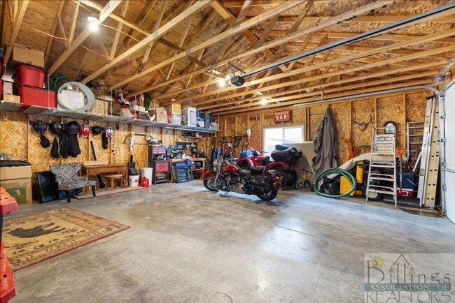 Building Photo - Huntley 3b2ba - 2car garage + plenty of dr...