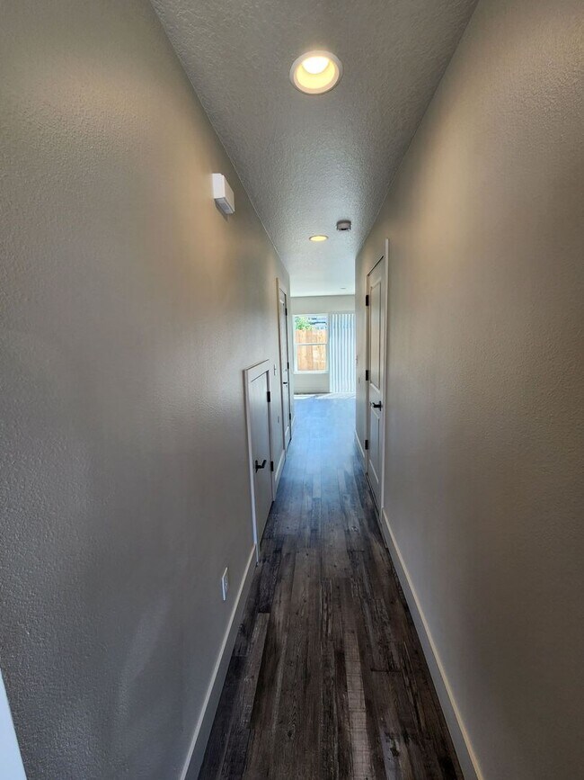 Building Photo - 3 Bedroom 2.5 Bath in Winlock