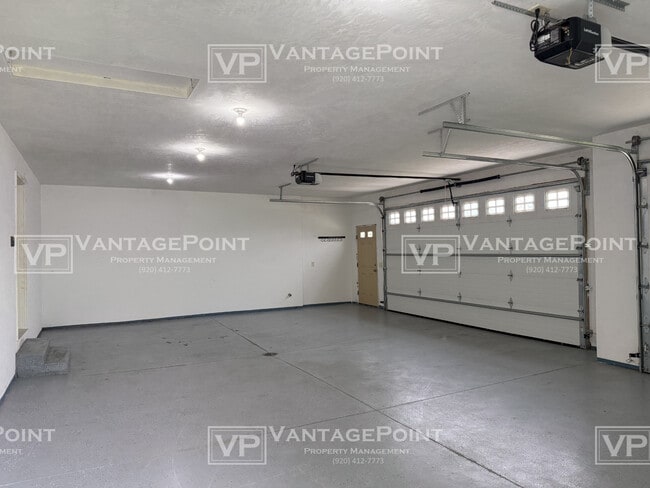 Building Photo - 2250 Daly Dr