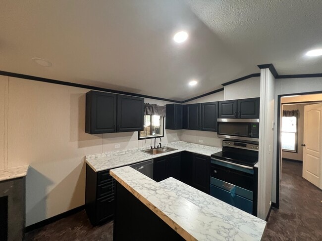 Building Photo - 3556 Old 51 Rd