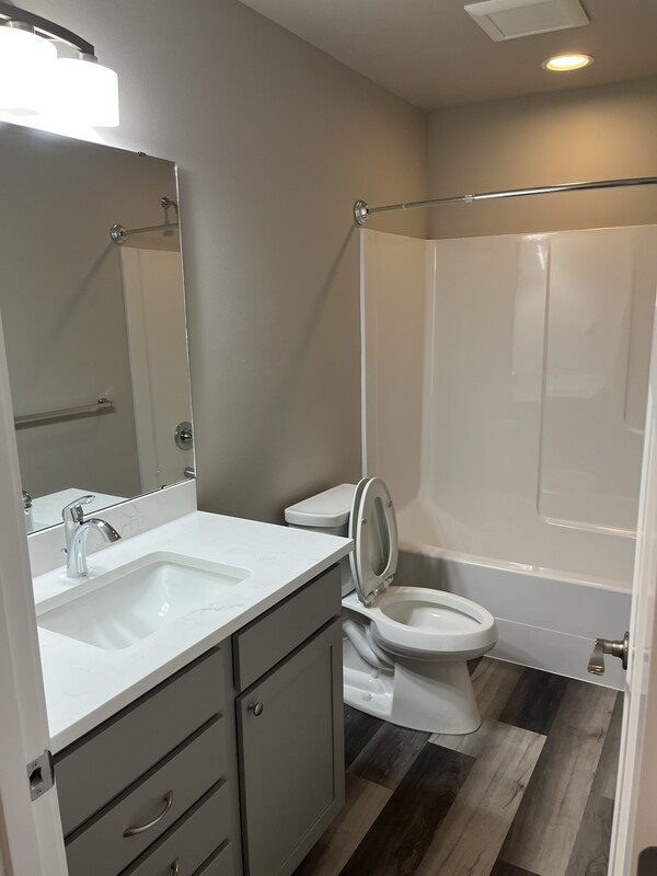 Building Photo - 610 Mead Ave