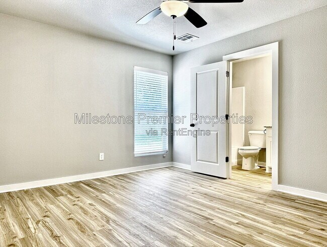 Building Photo - 2384 Miller St