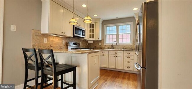 Kitchen - 4822 16th St N