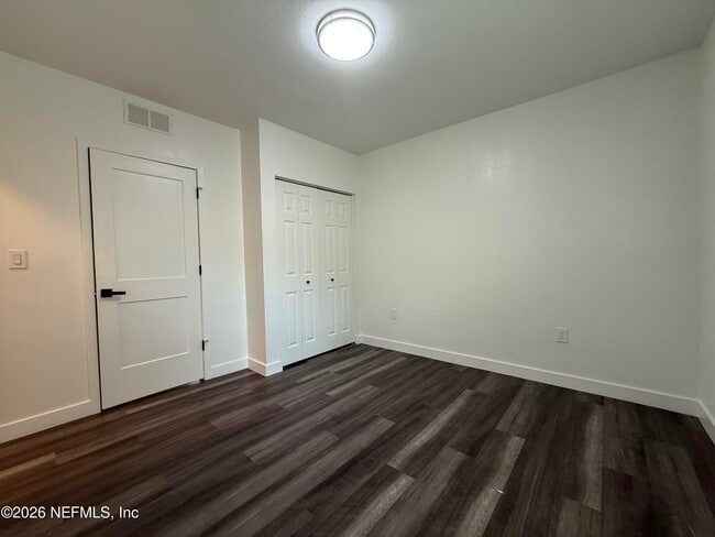 Building Photo - 823 Madison St