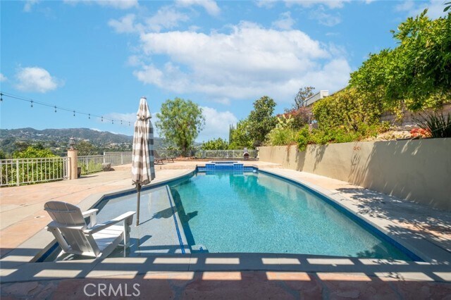 Building Photo - 4321 Clear Valley Dr