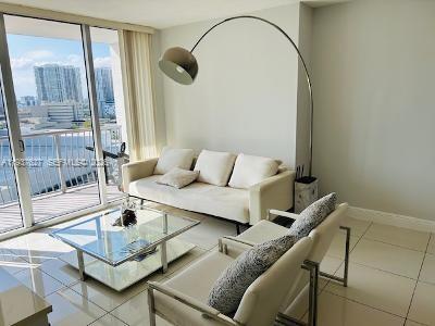 Building Photo - 1750 N Bayshore Dr