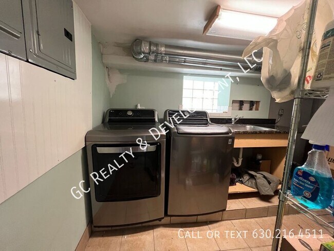 Building Photo - 4155 N Marmora Ave