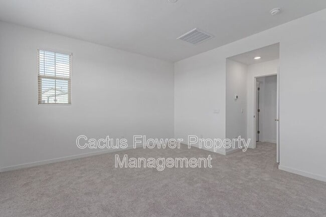 Building Photo - 4740 S Ferric