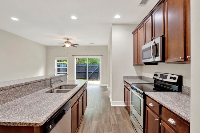 Building Photo - Townhome for Rent