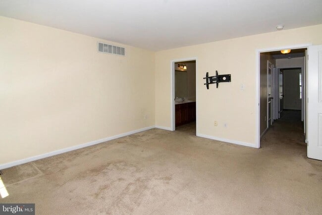 Building Photo - 517 Boxwood Ln