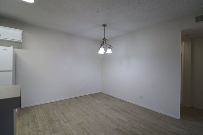 Building Photo - 321 Inger Dr