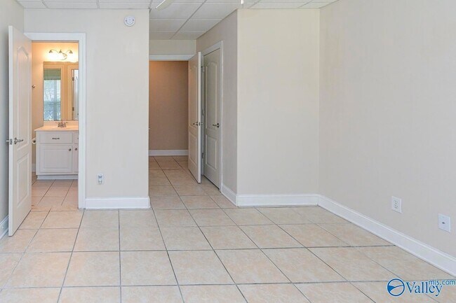 Building Photo - 4409 SE Hampton Ridge Dr
