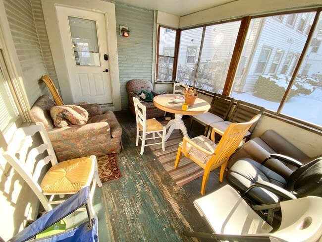 Building Photo - 48 Intervale Ave