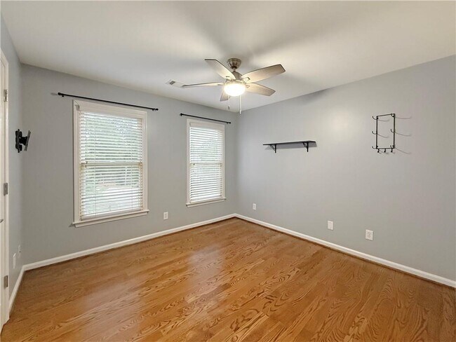 Building Photo - 5910 Westcroft Ln