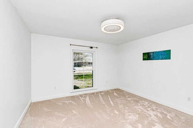 Building Photo - 4204 Pine Park Dr