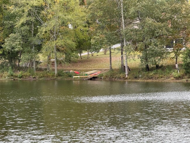 Building Photo - 1011 Lakeshore Dr