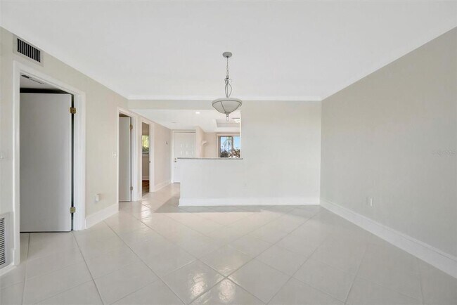 Building Photo - 9604 Cortez Rd W