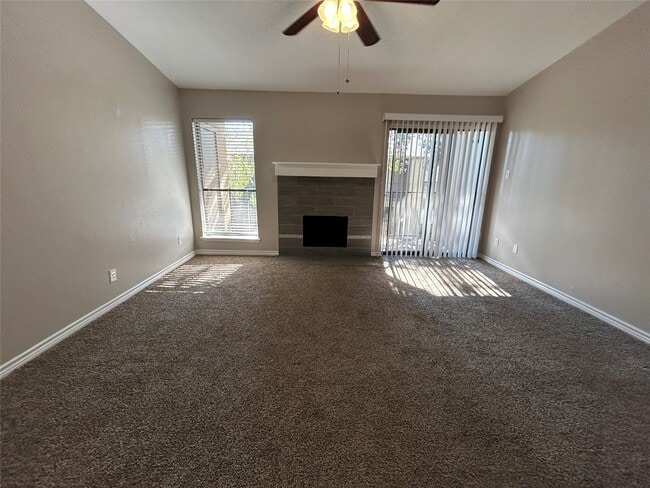 Building Photo - 3300 Pebblebrook Dr