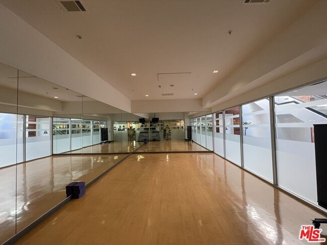 Building Photo - 1234 Wilshire Blvd