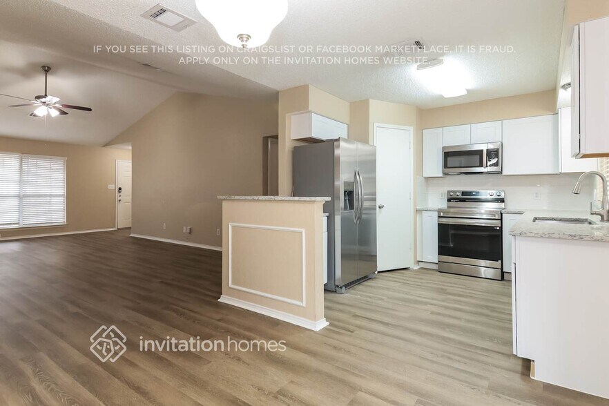 Building Photo - 4136 Hathaway Dr