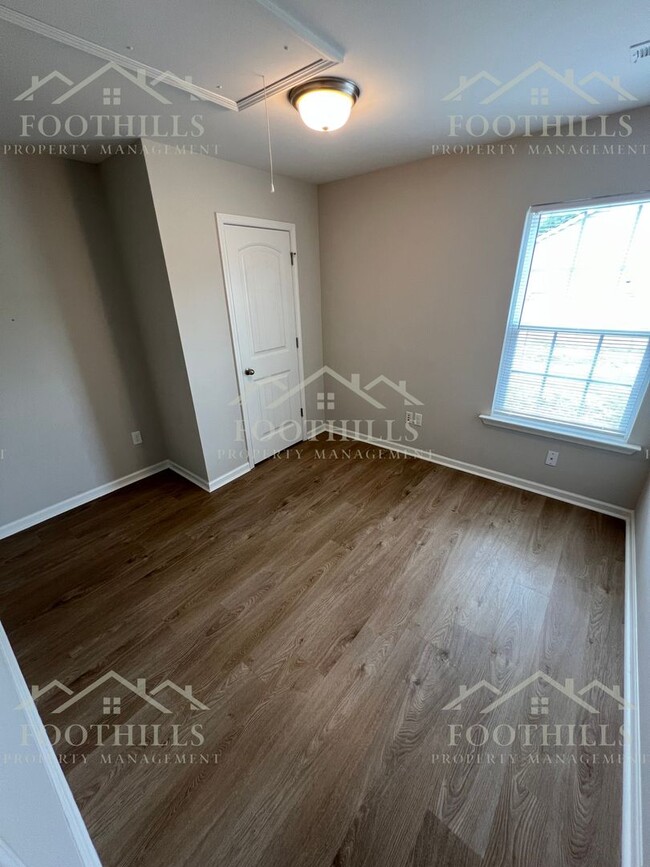 Building Photo - Your Next 3BR Home Awaits – Pets Welcome!