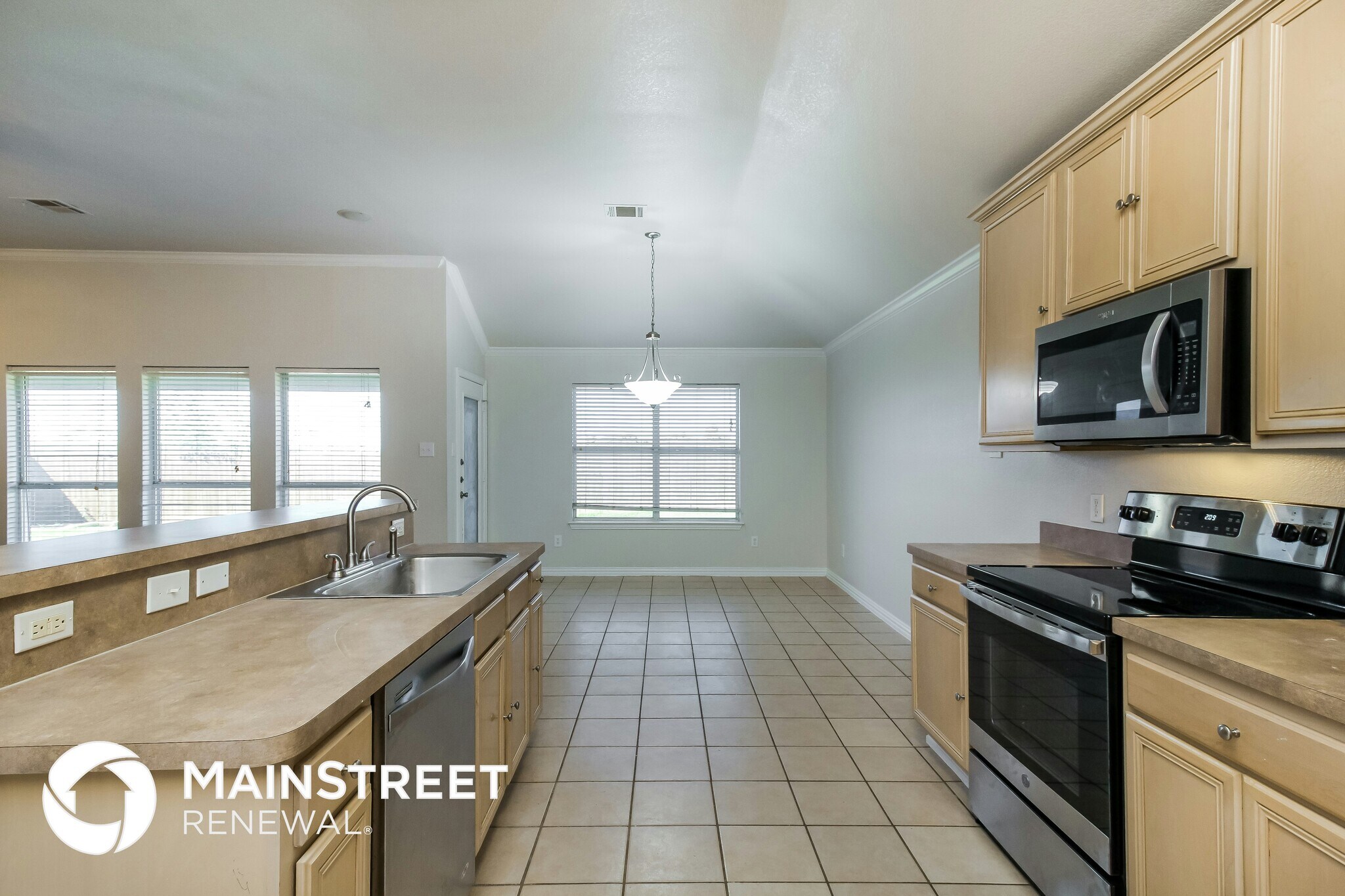 Building Photo - 2520 Castle Pines Dr