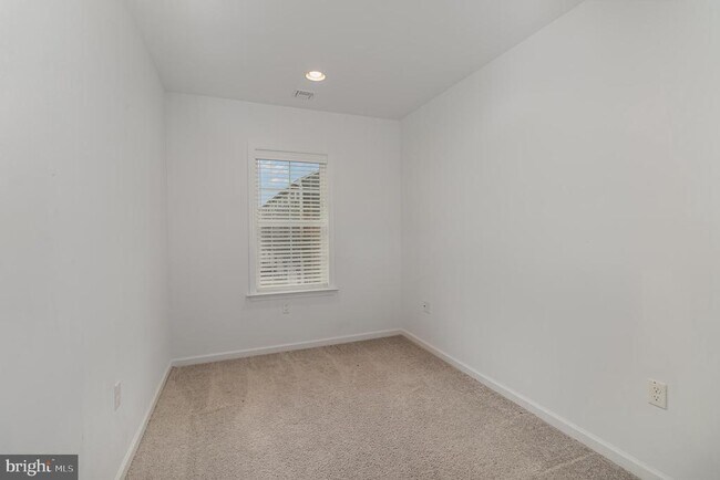 Building Photo - 66 Avery Wy