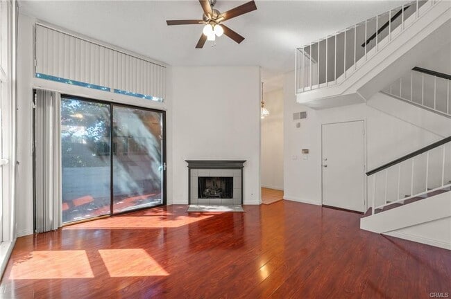 Building Photo - 9000 Vanalden Ave