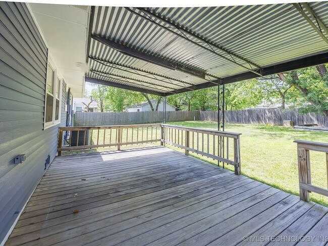 Building Photo - 2 Bed | 1 Bath in North Tulsa!