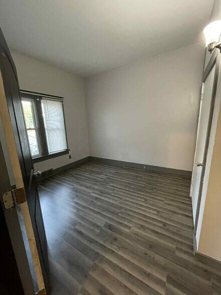 Building Photo - 633 Starr Ave