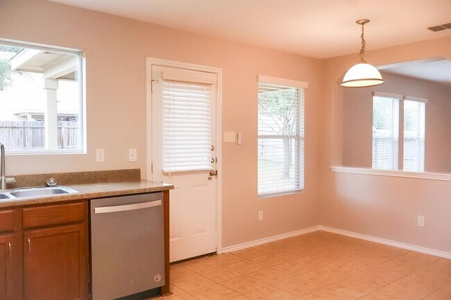 Building Photo - 3632 Double Diamond