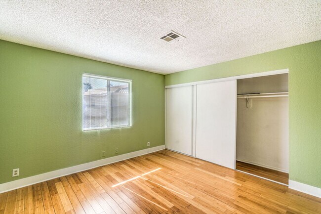 Building Photo - 7961 Lions Rock Way