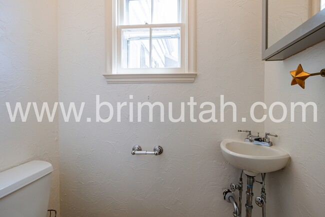 Building Photo - 1341 S 1500 E
