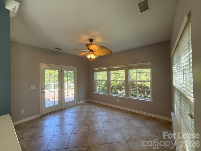 Building Photo - 2413 Merryvale Way