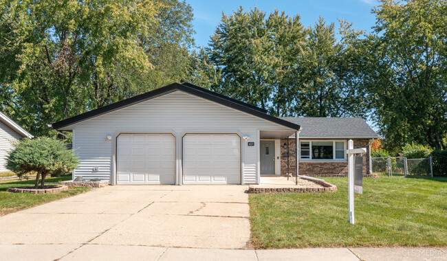 Building Photo - 621 S Salem Dr