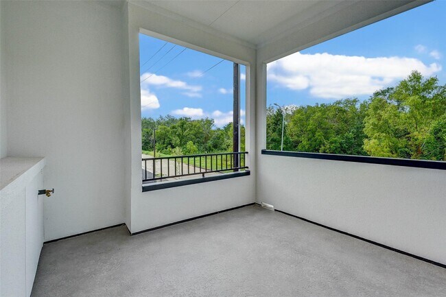 Building Photo - 2710 Grand Fountains Dr