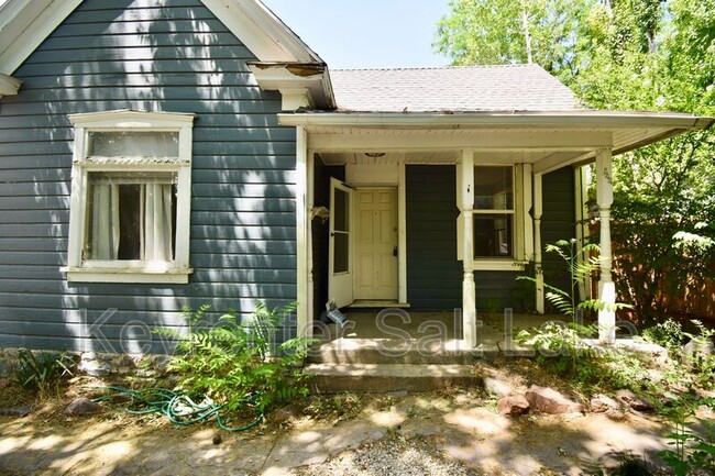 Primary Photo - 544 E Elizabeth St