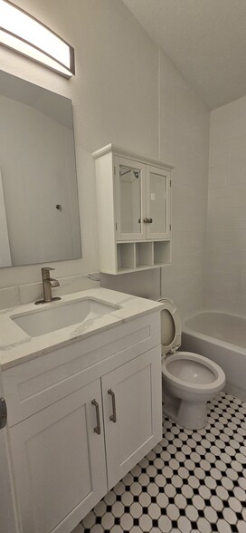 2ND BATHROOM - 25315 Sierra Woods Ln