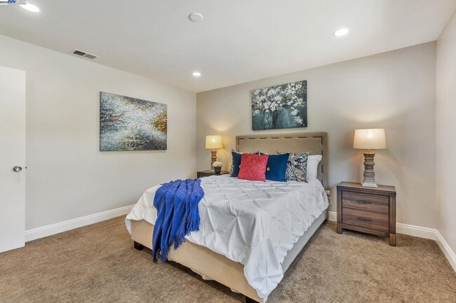 Building Photo - 544 La Copita Ct
