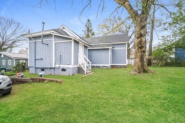 Building Photo - COMING SOON – $500 OFF Your First Month!