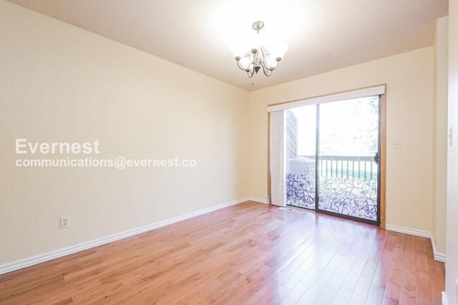 Building Photo - 3535 Spring Creek Pl