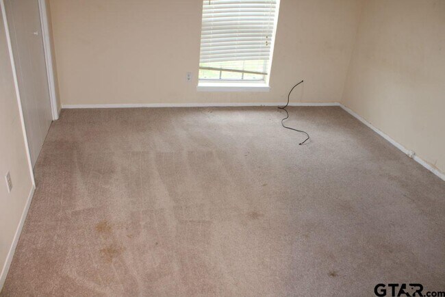 Building Photo - 1220 Brookshire Dr