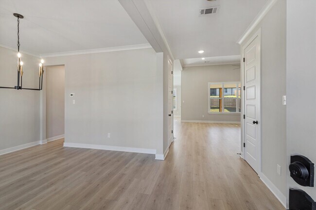 Building Photo - 531 Laurel Pk Dr