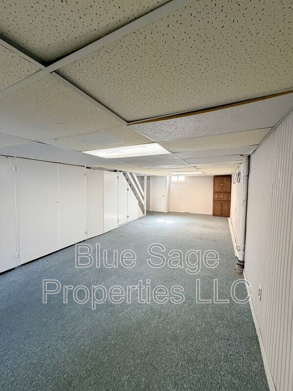 Building Photo - 5207 Westbrook Dr