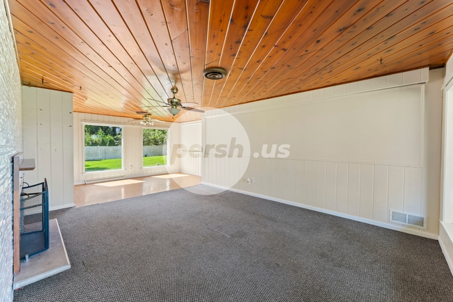 Building Photo - 4501 E Kuhn Rd