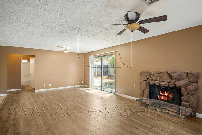 Building Photo - 52585 Avenida Velasco